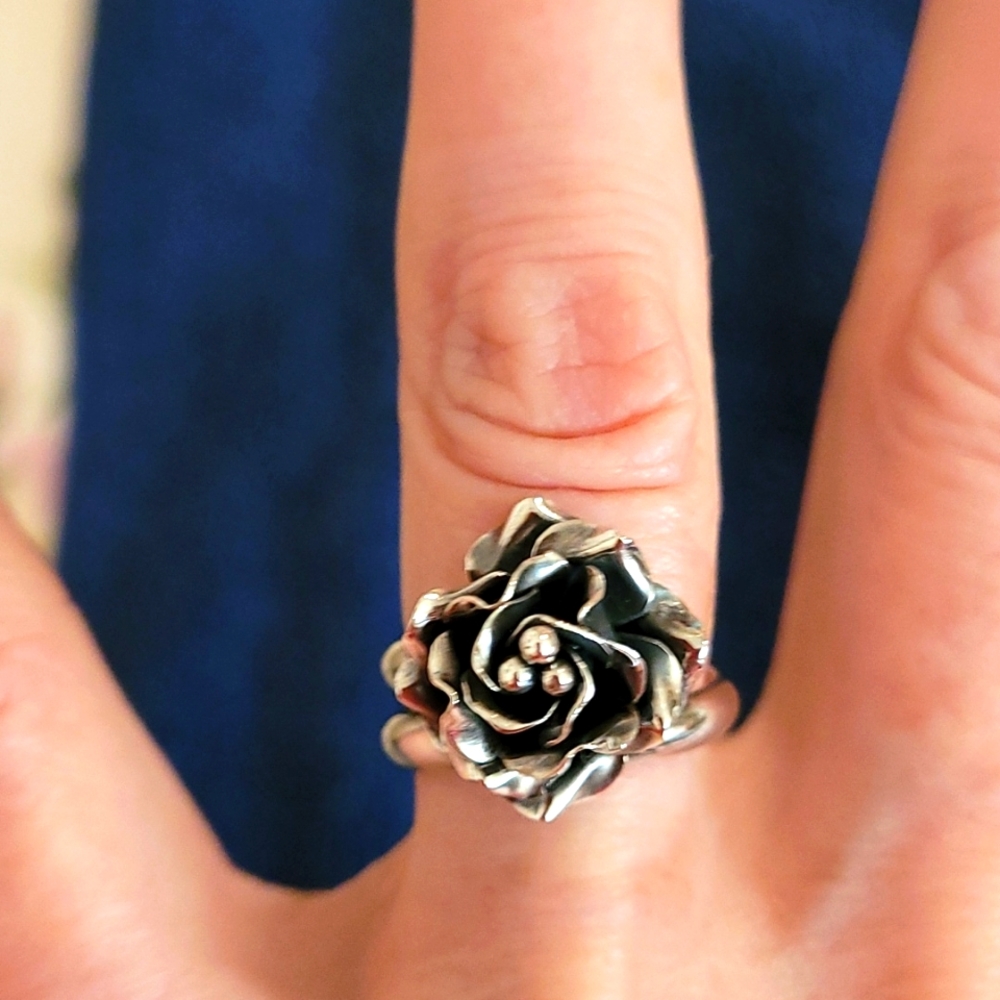Adjustable Oxidized Silver Flower Ring - image 1